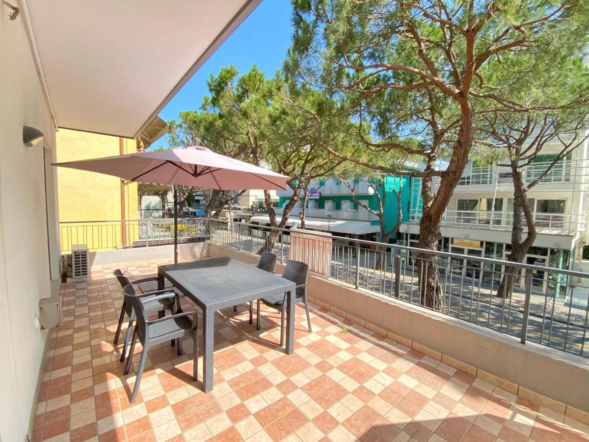 Artesi - Carraro Immobiliare Jesolo - Family Apartments Bagian luar foto